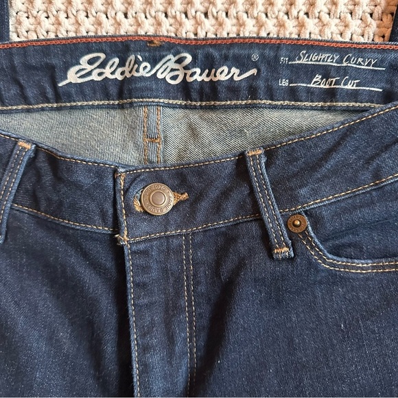 Eddie Bauer Women's Jeans Slightly Curvy Boot Cut Stretch Sz 8 Mid Rise 32.5” - Picture 3 of 9